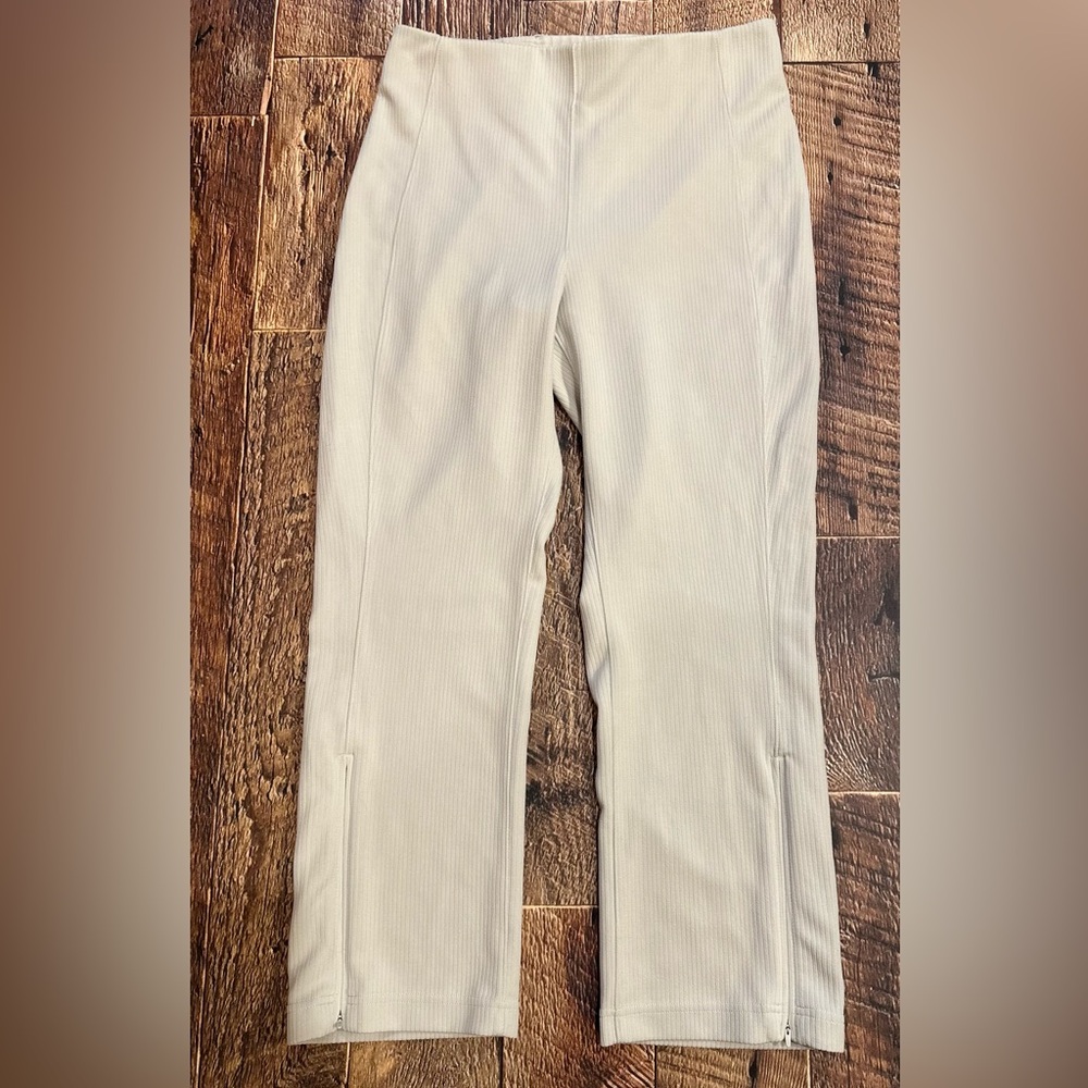 Lululemon Ribbed Softstream Zip-Leg High Rise Crop Pants In Bone, Size 8 - Picture 5 of 16